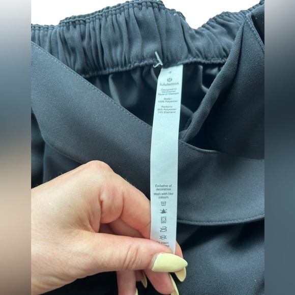 Lululemon Noir Crop Black Crepe Pant Size 4 - Picture 6 of 7